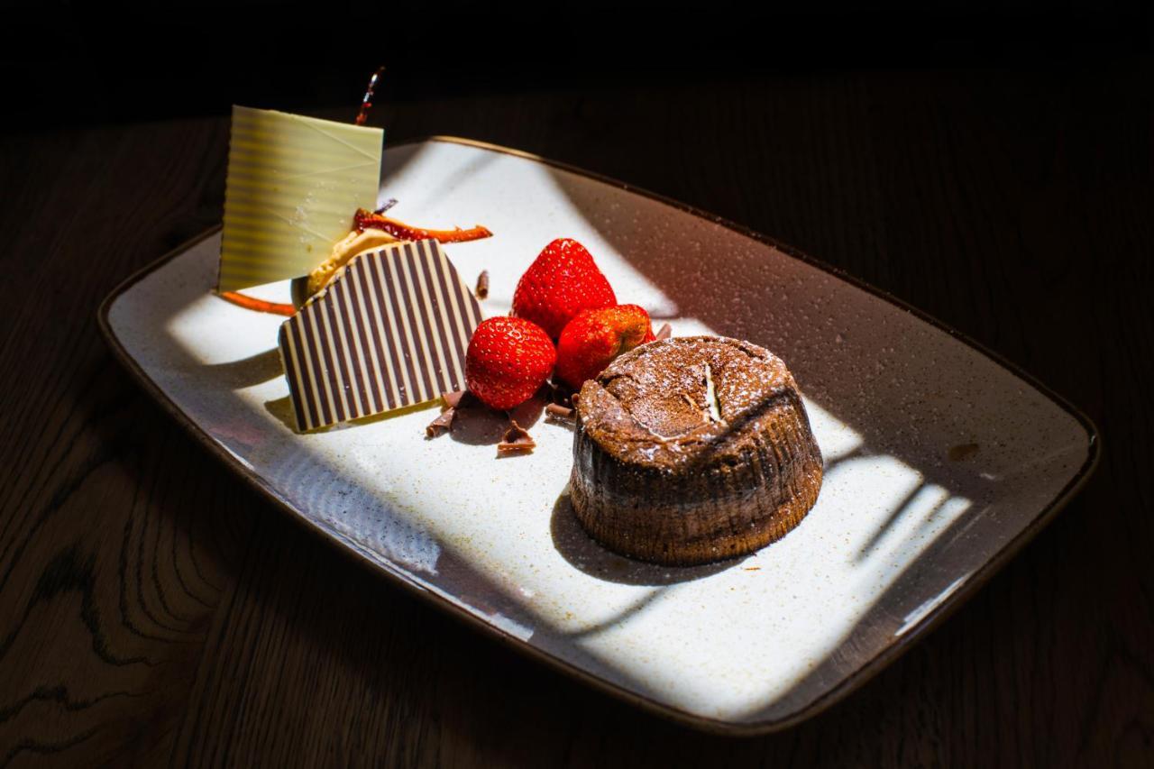 Hagen'S Hotel "Eat & Meet" Restaurant Bar Lounge هارن المظهر الخارجي الصورة