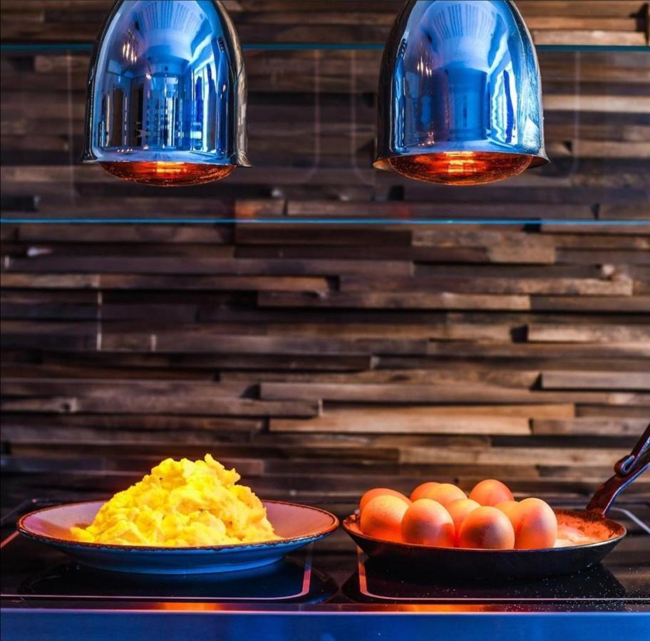 Hagen'S Hotel "Eat & Meet" Restaurant Bar Lounge هارن المظهر الخارجي الصورة