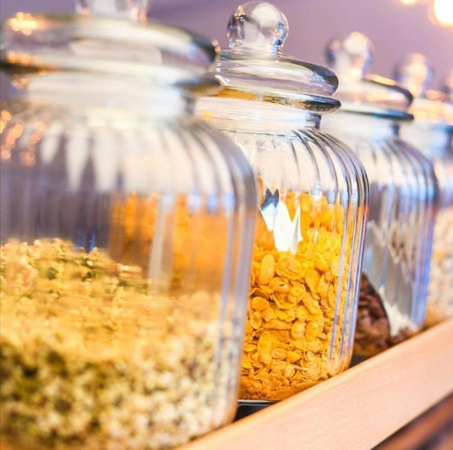 Hagen'S Hotel "Eat & Meet" Restaurant Bar Lounge هارن المظهر الخارجي الصورة