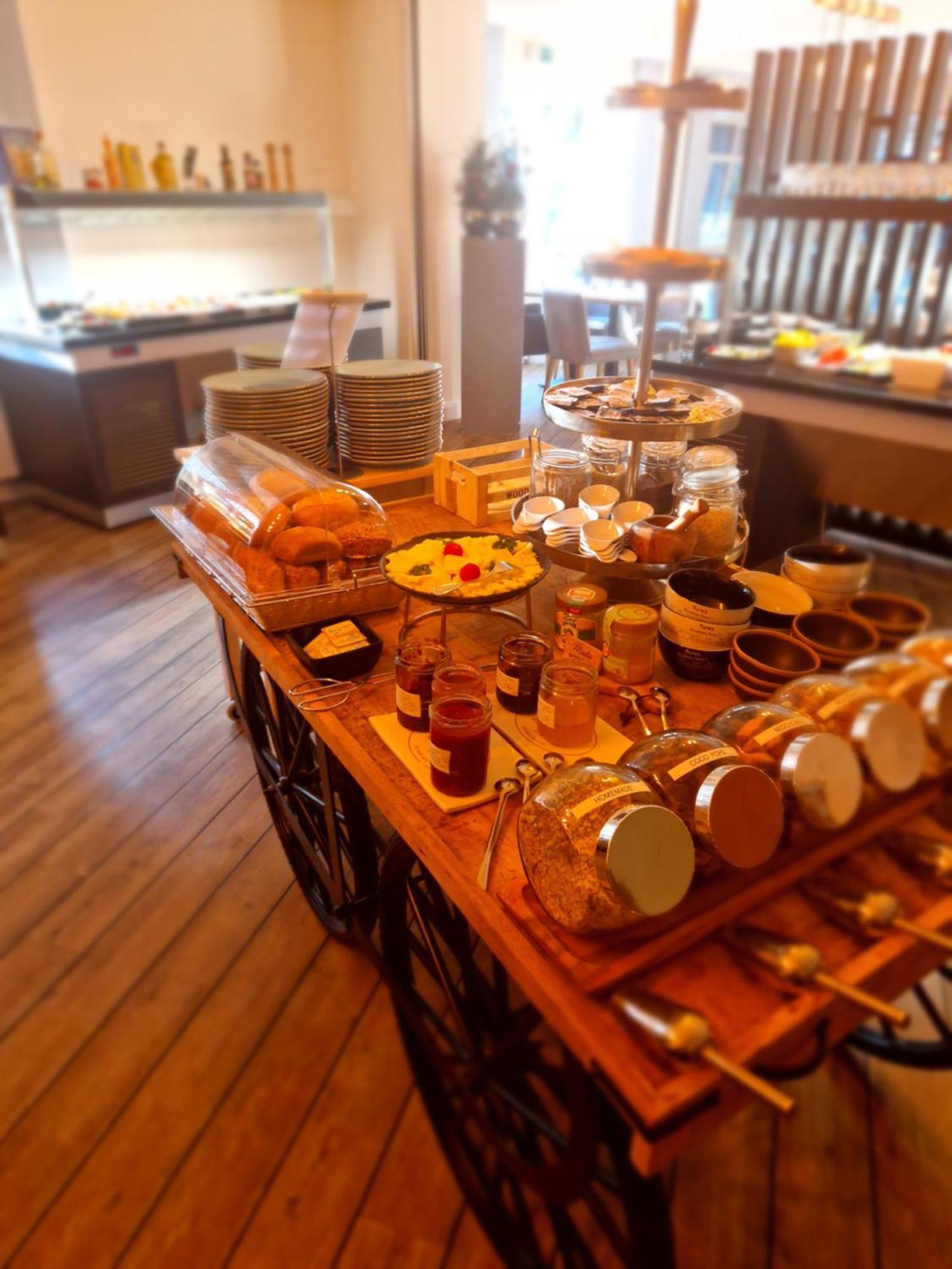 Hagen'S Hotel "Eat & Meet" Restaurant Bar Lounge هارن المظهر الخارجي الصورة